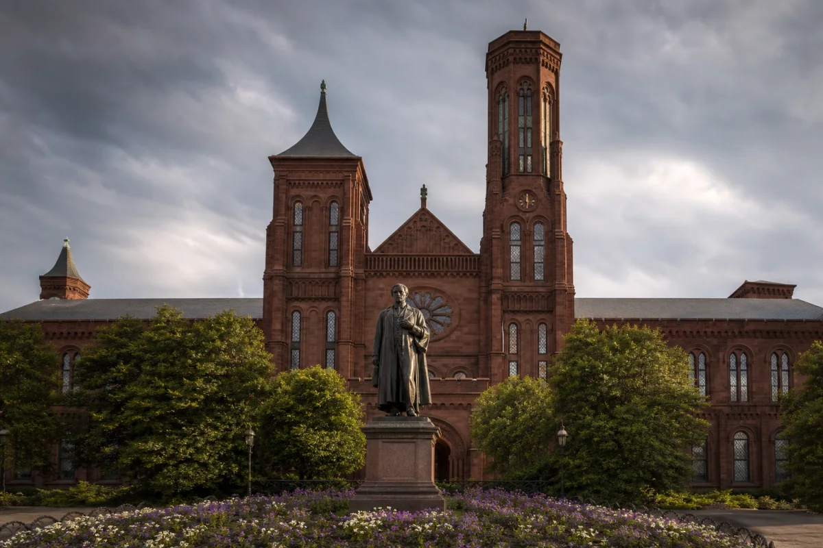 Restoring Trust in the Smithsonian Institution